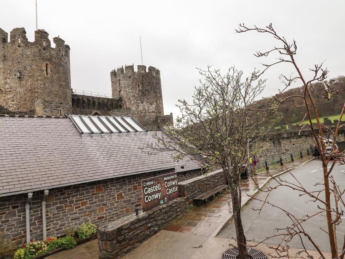 The Old Coach House Apartman Conwy Kültér fotó